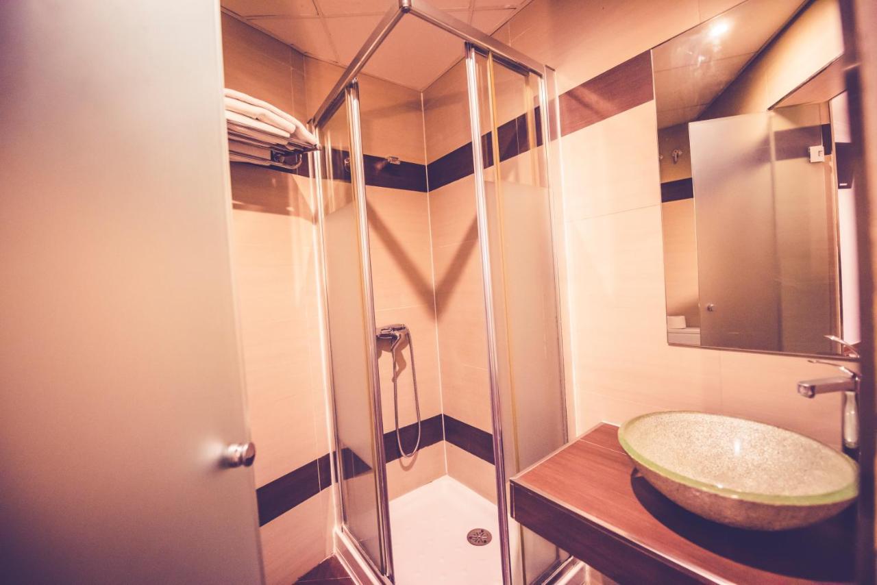 Hostal Sol Los Angeles مدريد المظهر الخارجي الصورة